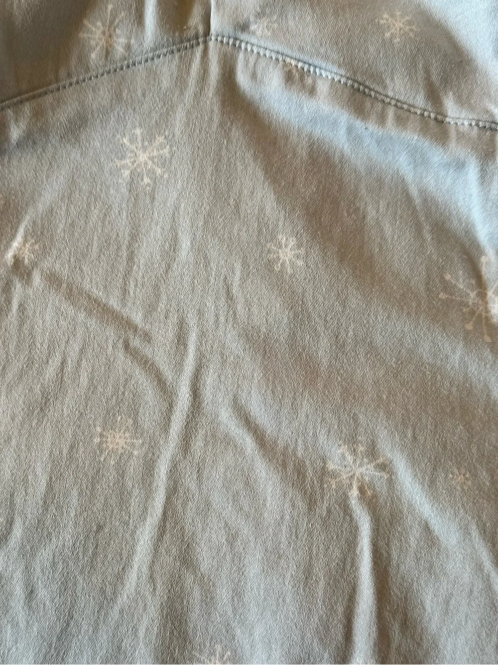 Pinup Couture Rare Lauren Blouse in light blue and white snowflake size 2X - Picture 7 of 9